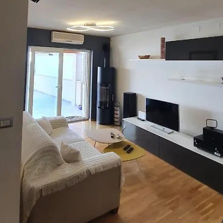 With A Parking Space Bol, Brac - 18358 Appartement *